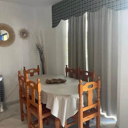 Casa En El Centro De Conil Familias コニル・デ・ラ・フロンテラ