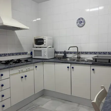 Casa En El Centro De Conil Familias Holiday home