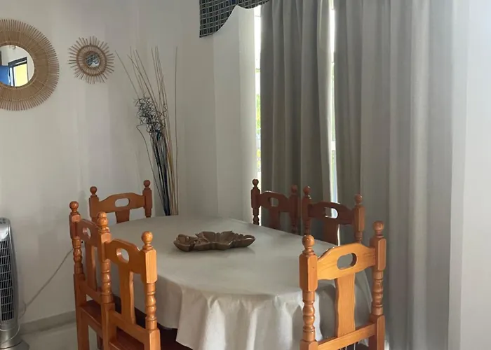 Casa En El Centro De Conil Familias コニル・デ・ラ・フロンテラ