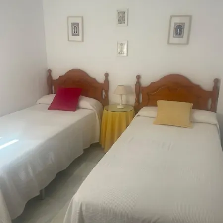 Casa En El Centro De Conil Familias