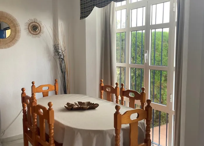 Casa En El Centro De Conil Familias *